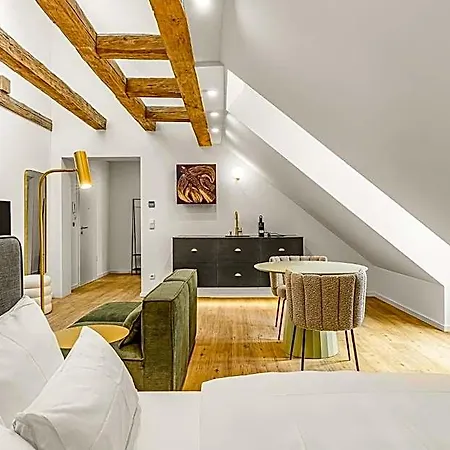 Ξενοδοχείο με διαμερίσματα Kalm - A Design 4*