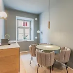 Lägenhetshotell Kalm - A Design