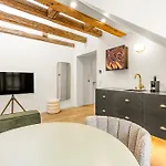 Kalm - A Design Lägenhetshotell München