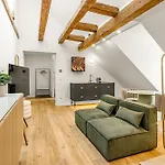 Kalm - A Design Lägenhetshotell